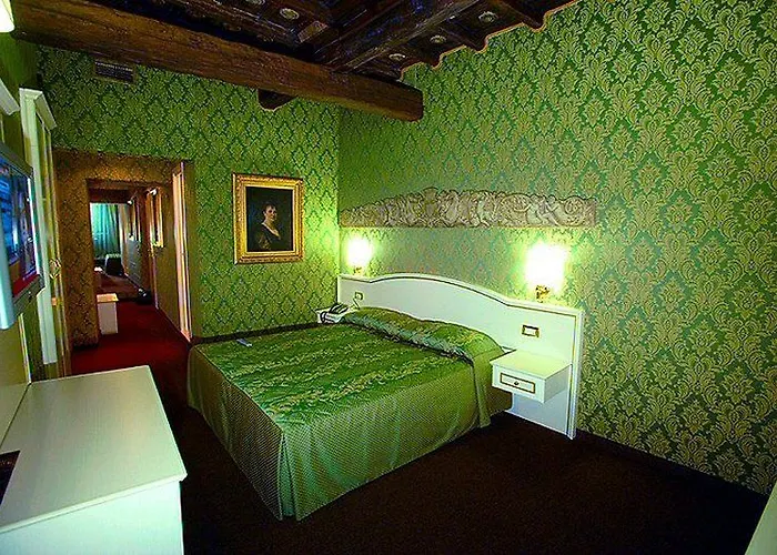 Residenza Canova Tadolini - Gasthof